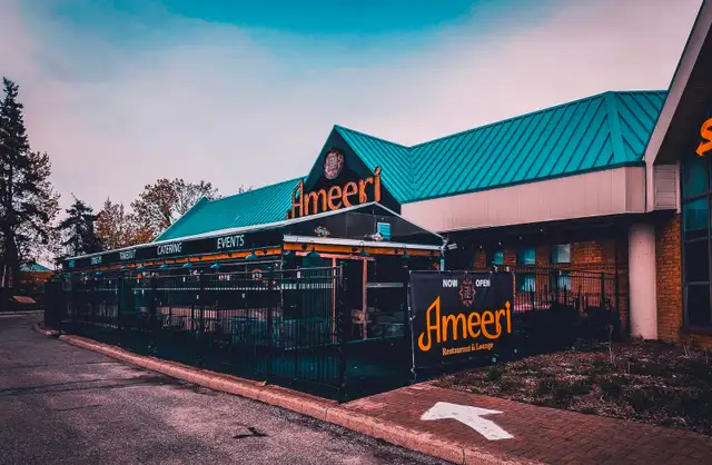 Looking For Server and Kitchen Staff