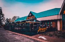 Looking For Server and Kitchen Staff