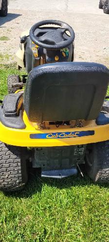 Cadet Riding  Lawn mower - Photo 3