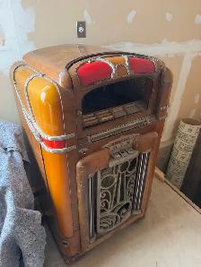 1941 Wurlitzer 700 Jukebox