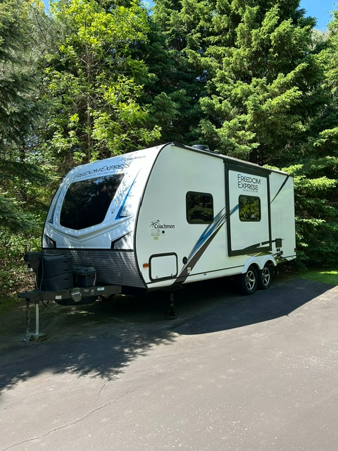Coachmen Freedom Express Travel Trailer