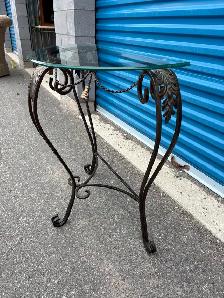 Beautiful Half Moon Table - Photo 4