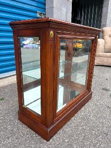 Display Cabinet - Photo 3