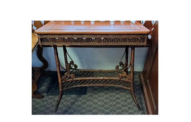 ANTIQUE VICTORIAN CONSOLE TABLE