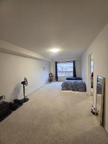 2 Bedrooms 1 Bath For Rent in Scarborough $1600/month - Photo 3