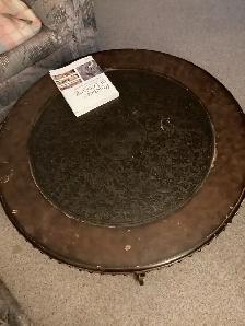Round Coffee Table - Photo 2