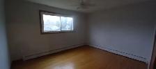 Spacious Classic 2 bedroom Apartment - Haist Street Fonthill - Photo 3