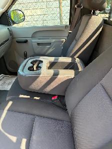 2010 GMC Silverado reg cab 8’ box 4x4 V8 mint shape no rust Cert - Photo 12