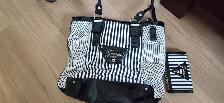Brand NEW Guess purse with matching wallet!