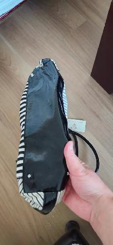 Brand NEW Guess purse with matching wallet! - Photo 8