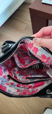 Brand NEW Guess purse with matching wallet! - Photo 9