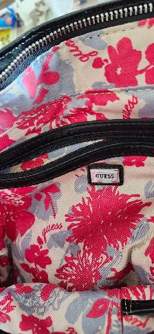 Brand NEW Guess purse with matching wallet! - Photo 10