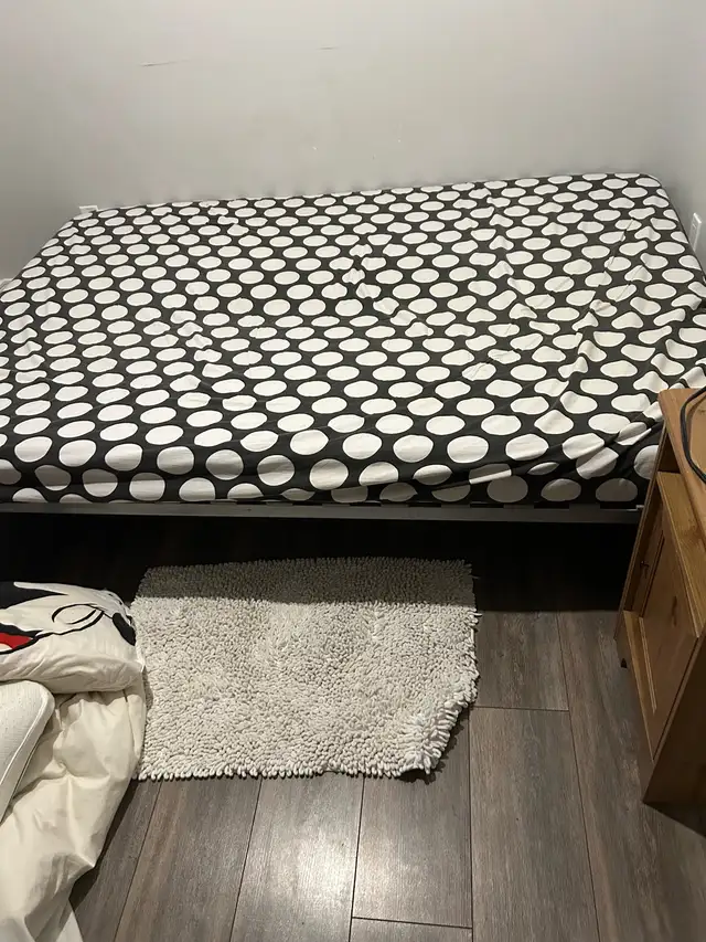 queen sized futon 125