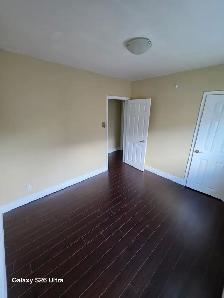-= AVAILABLE NOW! 2 bedroom apt w/ balcony & Parking=- - Photo 5