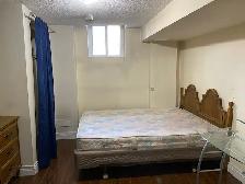 -= Large 4 bdrm apt with 2 full washroom & Parking =- - Photo 8