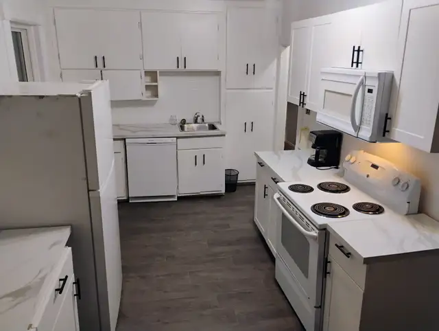 2 Rooms $685 all inclusive Ptbo!