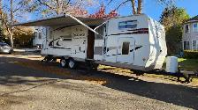 2010 Rockwood Signature Ultra Lite 8290RS Holiday Trailer - Photo 2