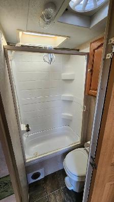 2010 Rockwood Signature Ultra Lite 8290RS Holiday Trailer - Photo 4