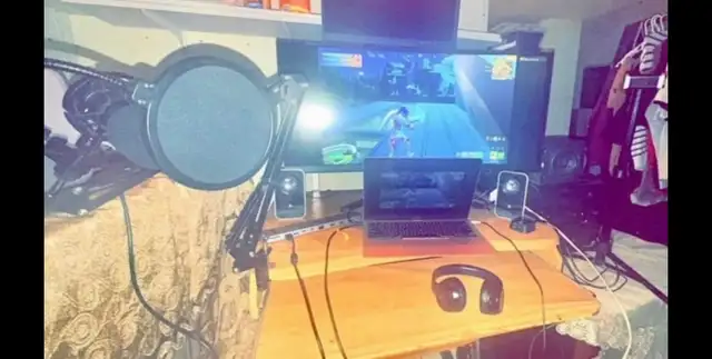 Monitor / MacBook Studio Setup