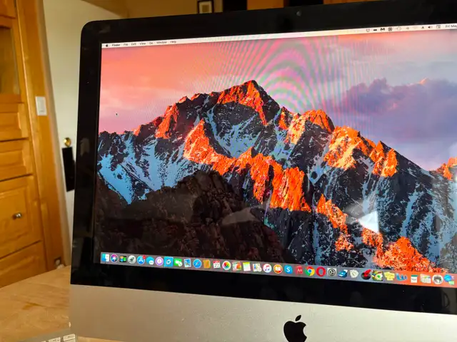 . Selling a ‘vintage’ 2011 iMac Desktop 2.5 GHz, 21.5 Screen