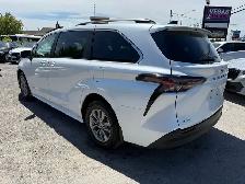 2025 Toyota Sienna Hybrid XLE 8 Passengers - Photo 4