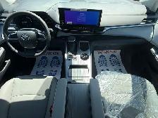 2025 Toyota Sienna Hybrid XLE 8 Passengers - Photo 12