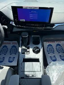 2025 Toyota Sienna Hybrid XLE 8 Passengers - Photo 15