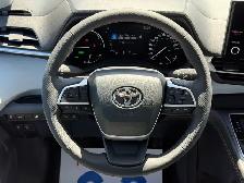 2025 Toyota Sienna Hybrid XLE 8 Passengers - Photo 18