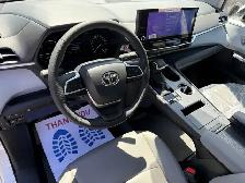 2025 Toyota Sienna Hybrid XLE 8 Passengers - Photo 24