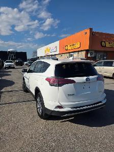2018 Toyota RAV4 LE - Photo 3