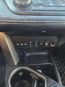 2018 Toyota RAV4 LE - Photo 11