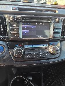 2018 Toyota RAV4 LE - Photo 12