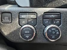 2024 GMC Sierra 3500HD SLE 4WD/ LOCAL TRADE/ 1 OWNER/ TOW PKG/ R - Photo 14