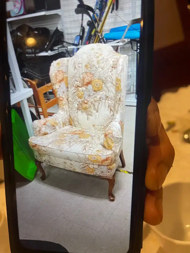 Magnifique Fauteuil Vintage style Classique ( antique) $69