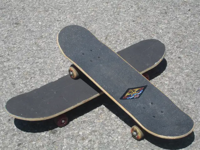 2 SKATEBOARDS 31' RAWLING & 29' POWELL GOLDEN DRAGON $20 EACH!