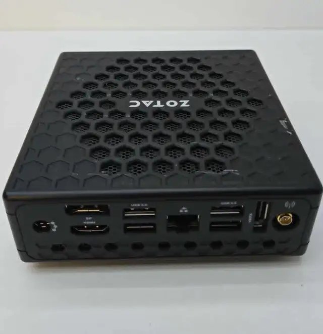 Tiny PC Zotac ZBox C1320NANO Intel N2430 | 8Go | SSD 256Go