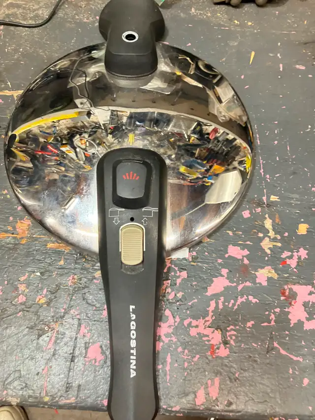 PRESSURE COOKER