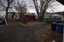 Grand 3½ NC/NÉ sur deux étages avec cour et 1 stationnement - Photo 9
