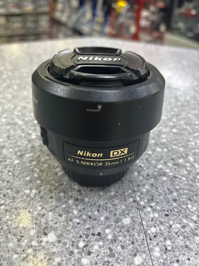 Nikon 35mm AF-S DX Nikkor Lens 1.8G