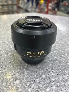 Nikon 35mm AF-S DX Nikkor Lens 1.8G