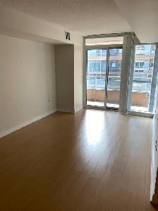 Stunning 1 BDRM w/Balcony, Parking, & Storage - DowntownToronto - Photo 6
