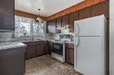An upper level 3 beds, 2 baths suite for rent in Calgary , - Photo 6
