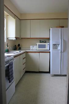 WOW. Reasonable Rates for Brock or Niagara Students. - Photo 4
