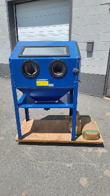 Floor-Model Sand Blasting Cabinet