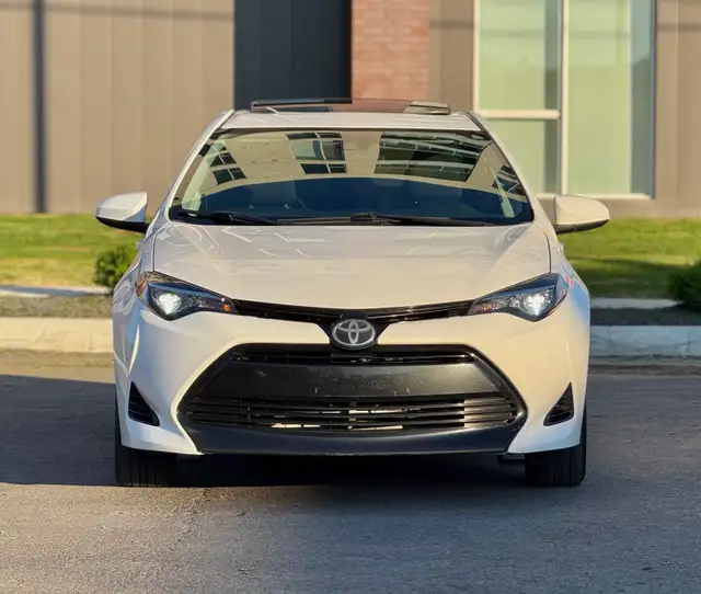 TOYOTA COROLLA 2018 (85,000KM)