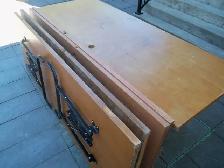 Lot de 5 tables en bois 100$ le lot