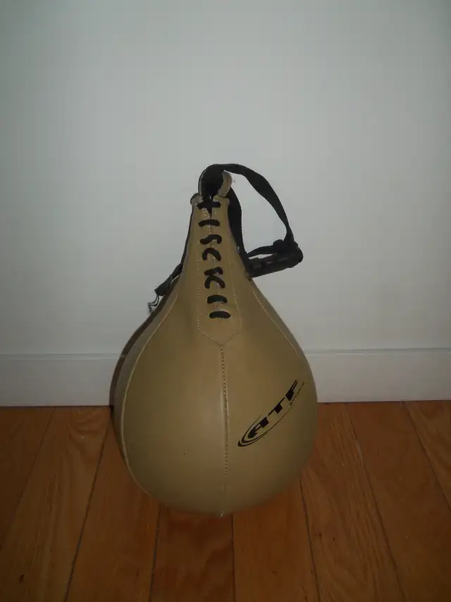 Ballon poire rotatif boxe