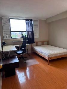 Large Furnished Two Bedroom Suite in Downtown Toronto - Photo 4
