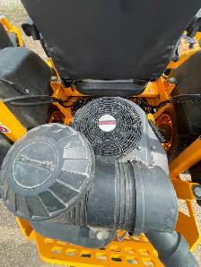 Cub Cadet Zero Turn - Photo 7