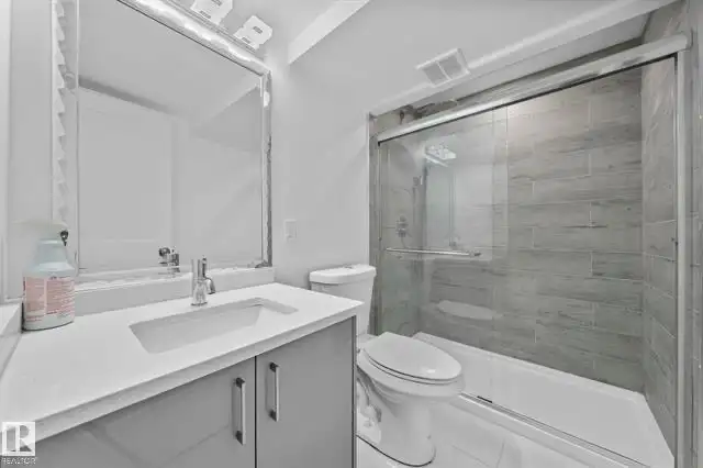 Private 1 bedroom basement Available Immediately